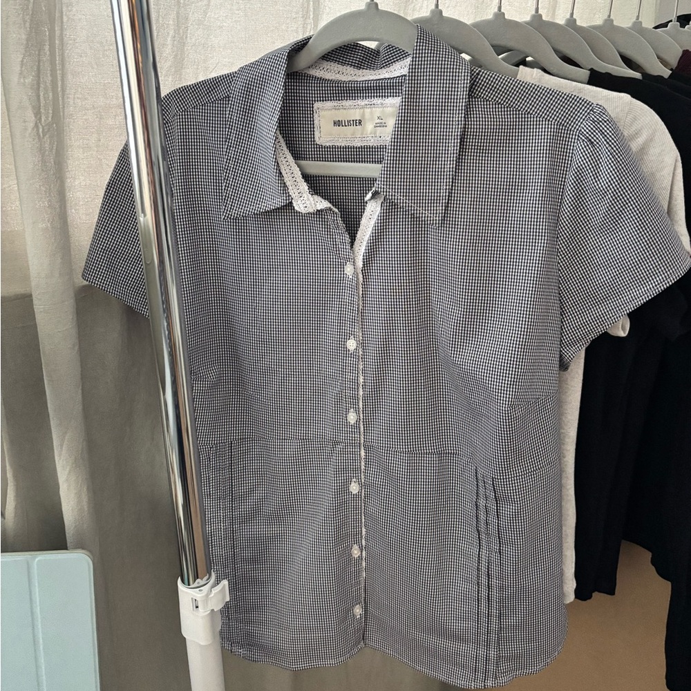 Hollister plaid cinched waist button up